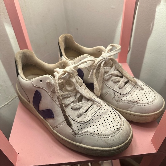 Veja Shoes - 💕 purple and white Veja sneakers